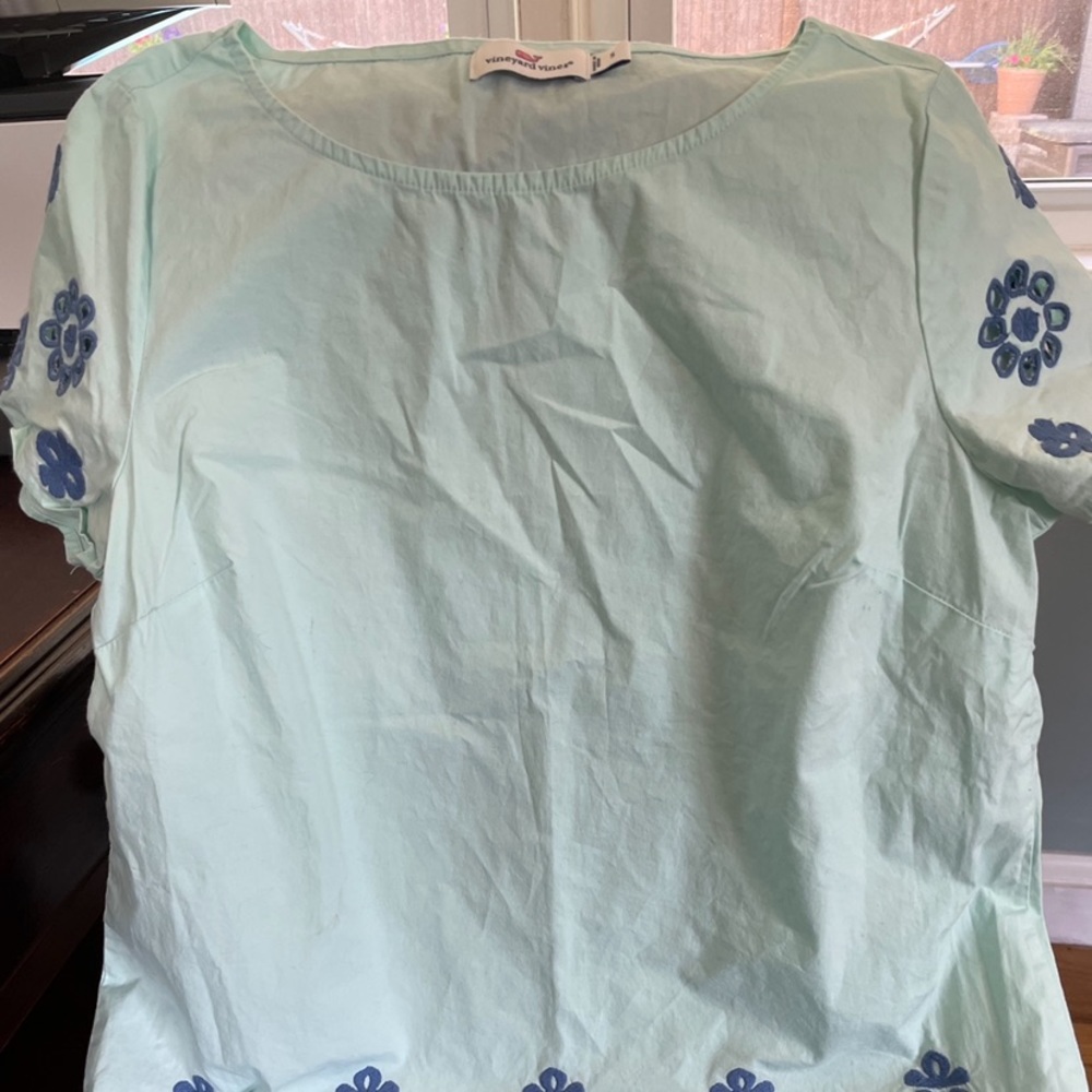 Vineyard Vines Womens shirt.